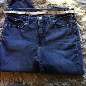 Levi's High Rise Dark Blue Jeans
